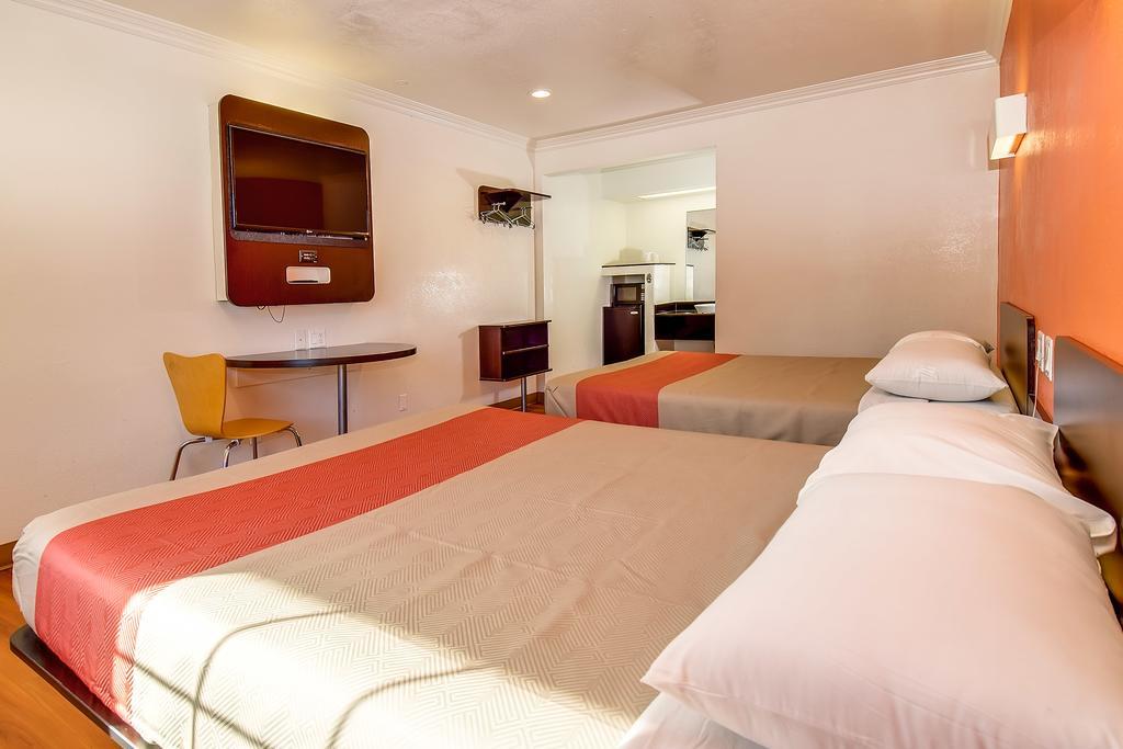 Motel 6 Garden Grove Buitenkant foto