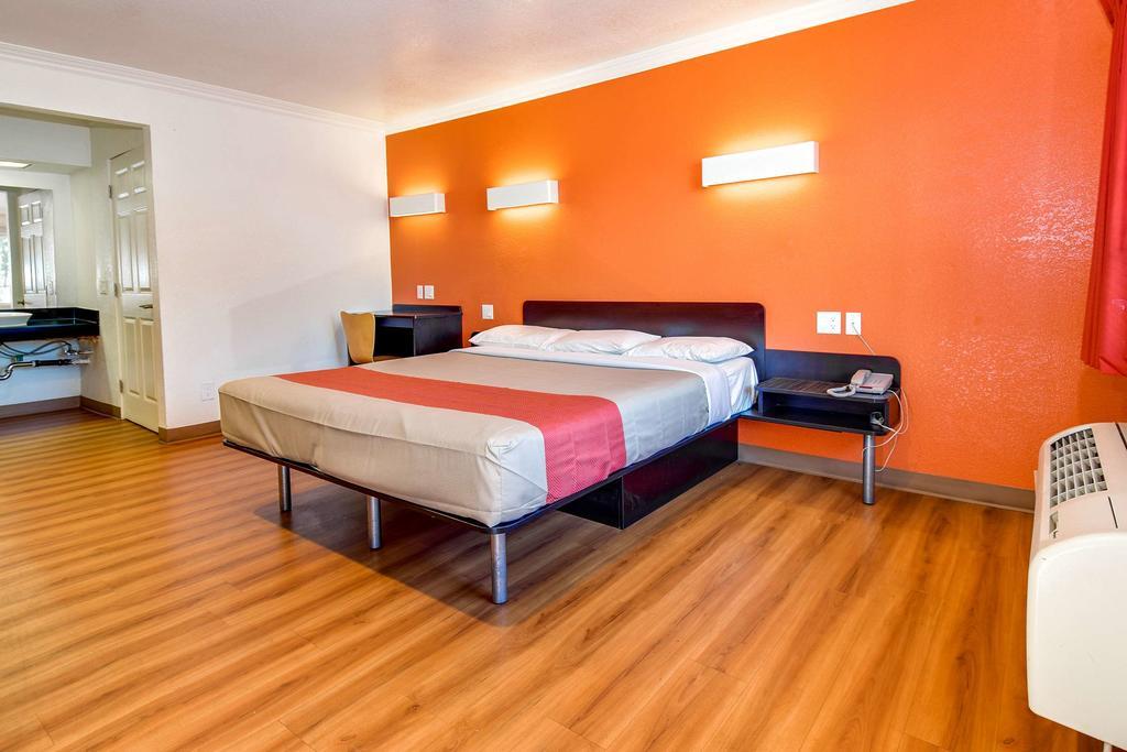 Motel 6 Garden Grove Buitenkant foto